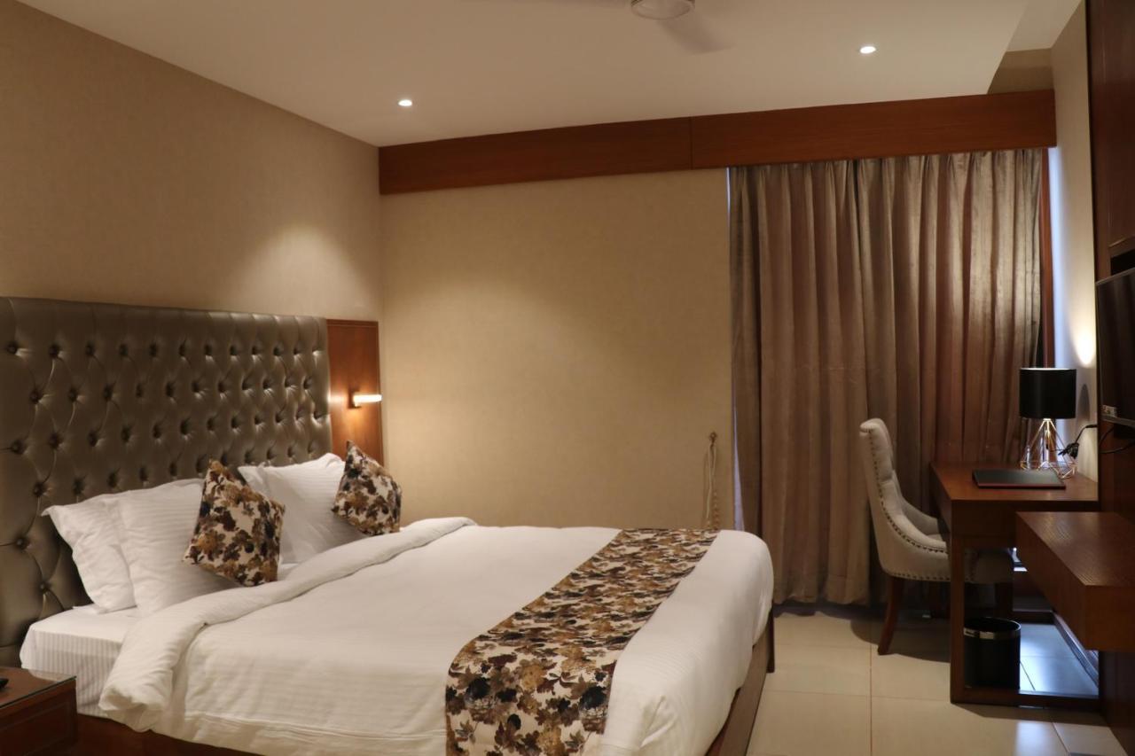 SK Lords Eco Inn Ahmedabad Exterior foto