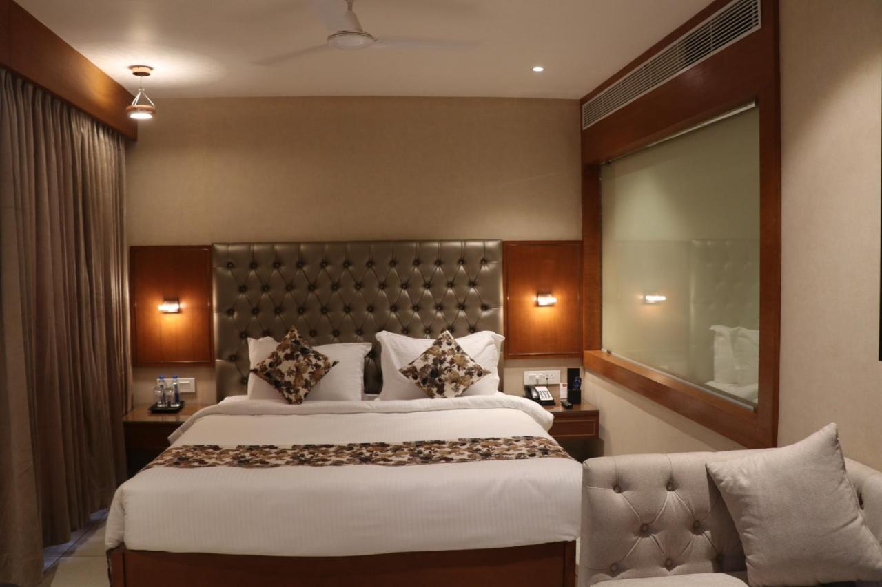 SK Lords Eco Inn Ahmedabad Exterior foto