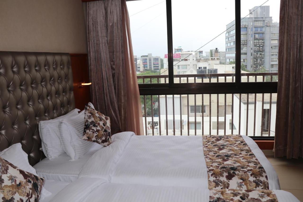 SK Lords Eco Inn Ahmedabad Exterior foto