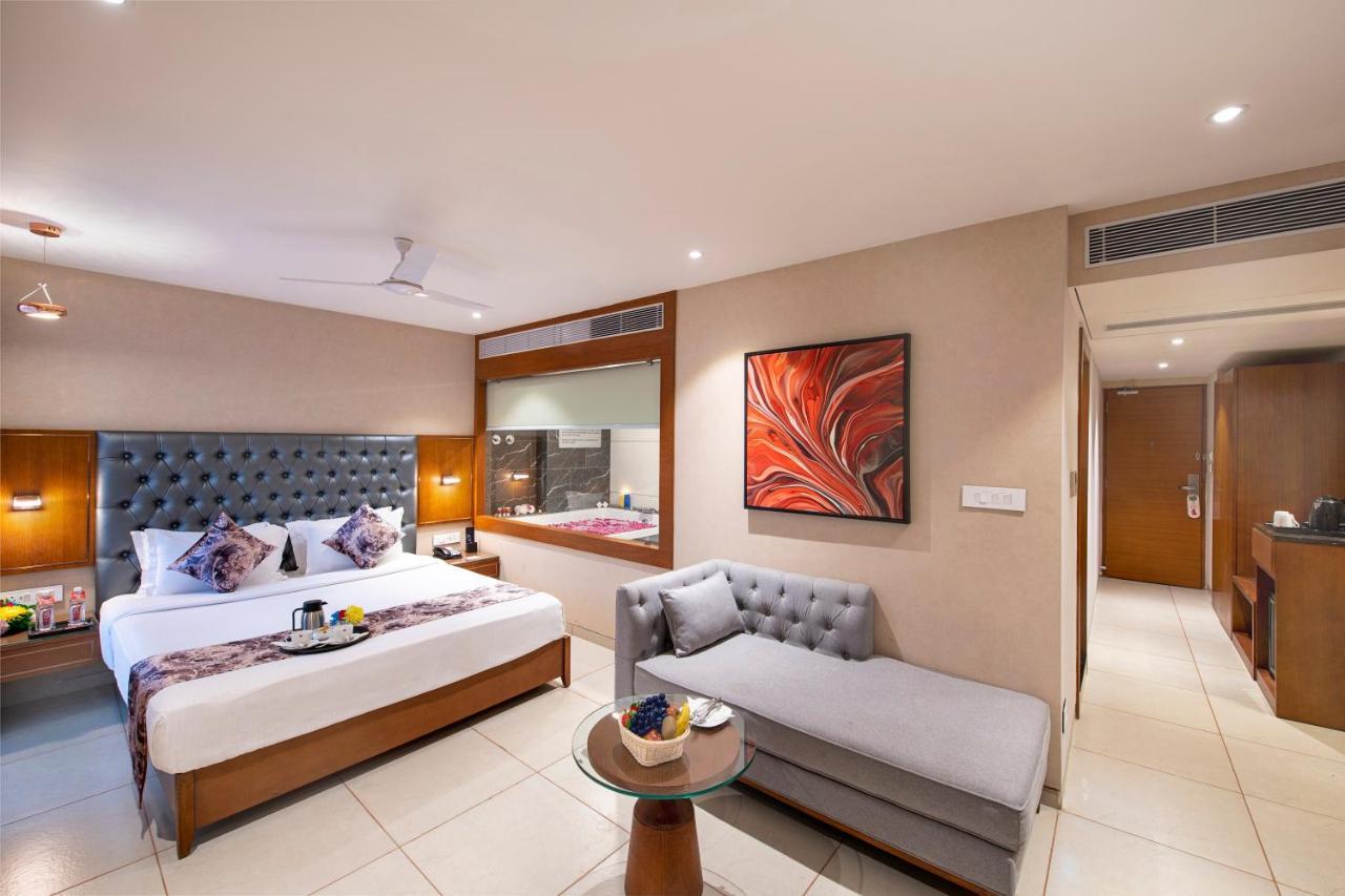 SK Lords Eco Inn Ahmedabad Exterior foto
